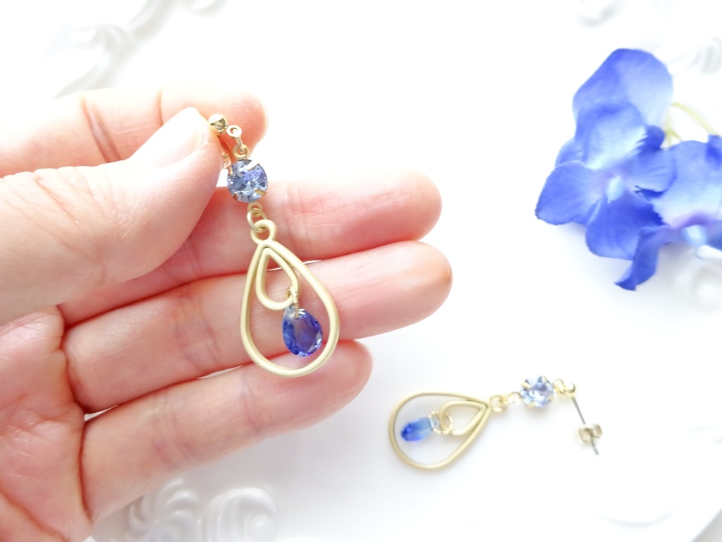 青色雨粒ピアス(イヤリングOK)