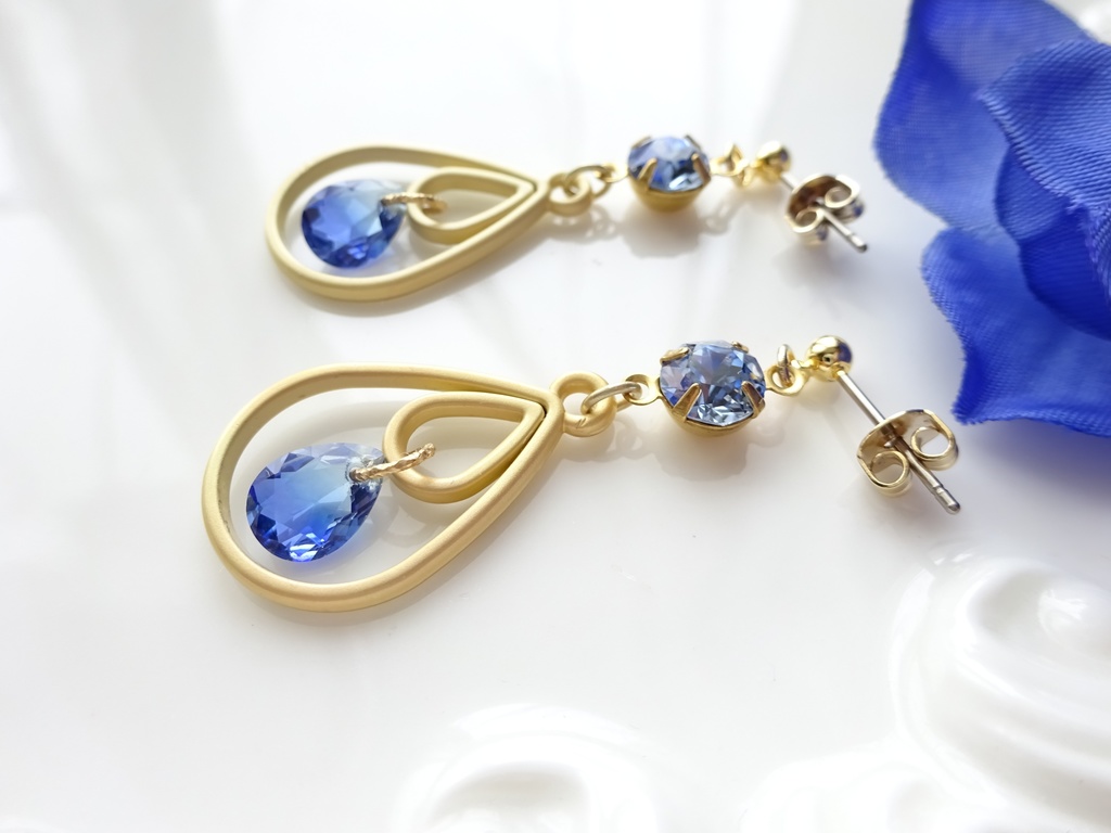 青色雨粒ピアス(イヤリングOK)