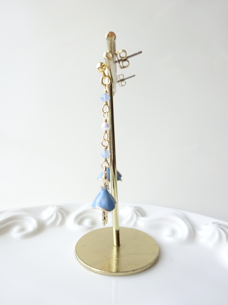 水色バレリーナのピアス(イヤリングOK)