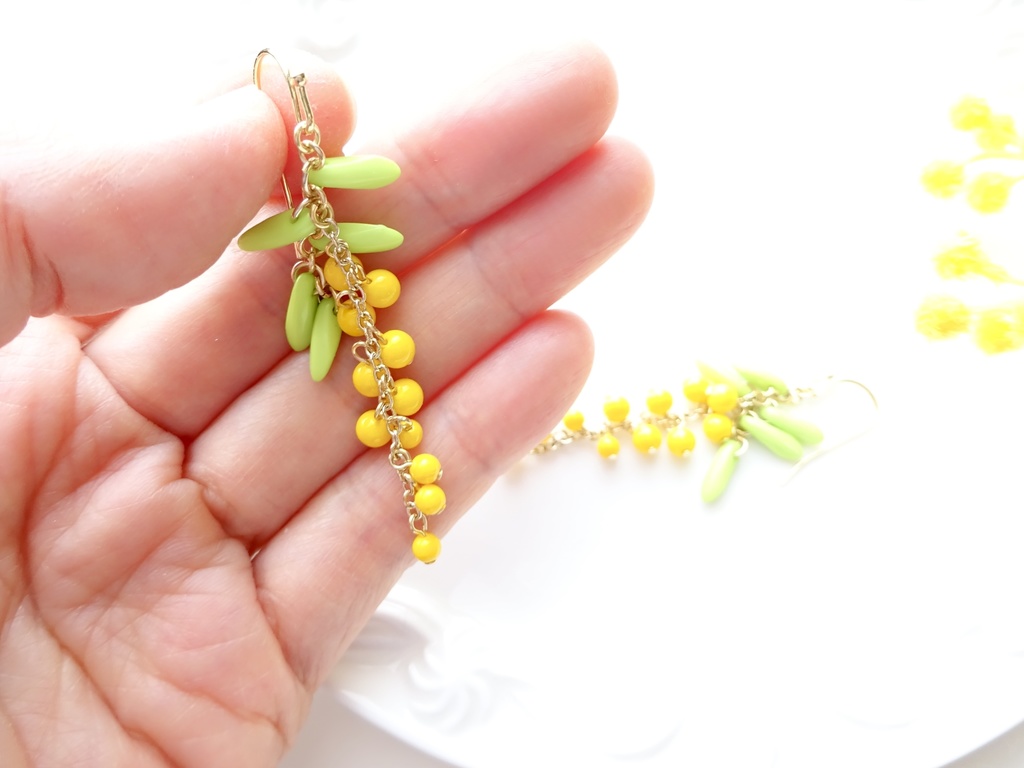 3/6再販*ミモザのピアス(イヤリングOK)