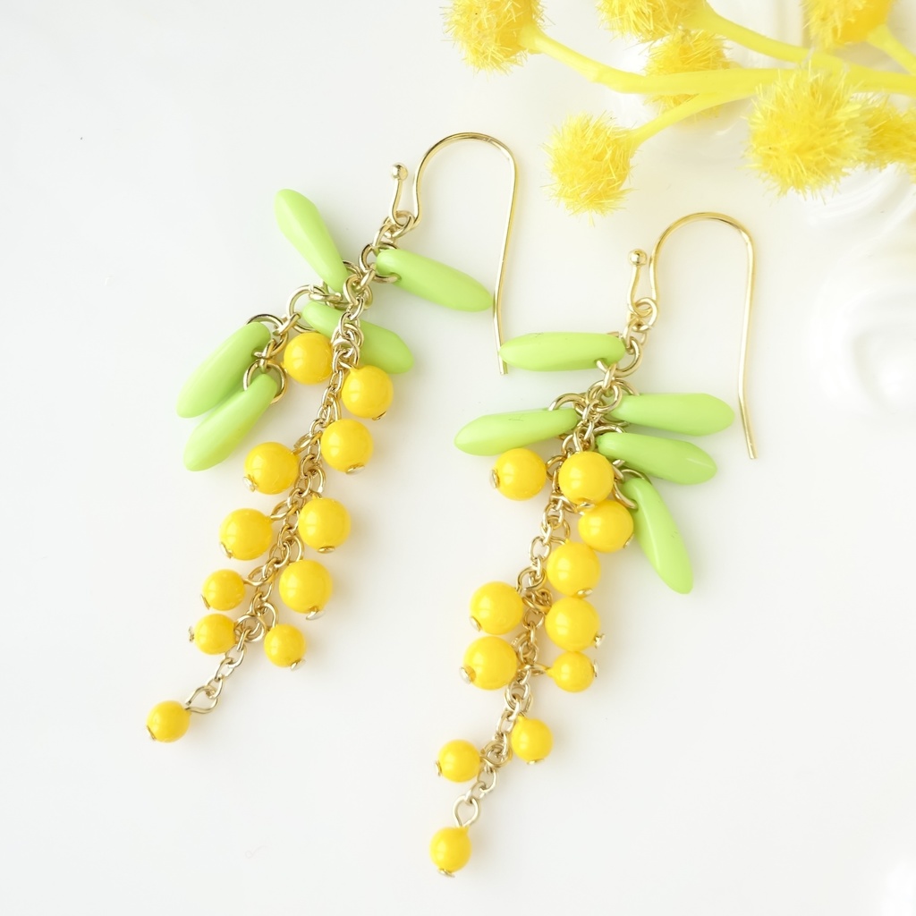 3/6再販＊ミモザのピアス(イヤリングOK)