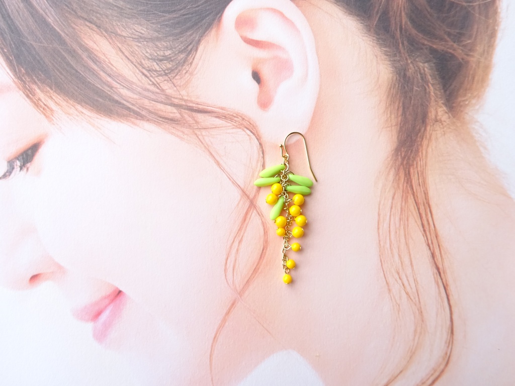 3/6再販*ミモザのピアス(イヤリングOK)