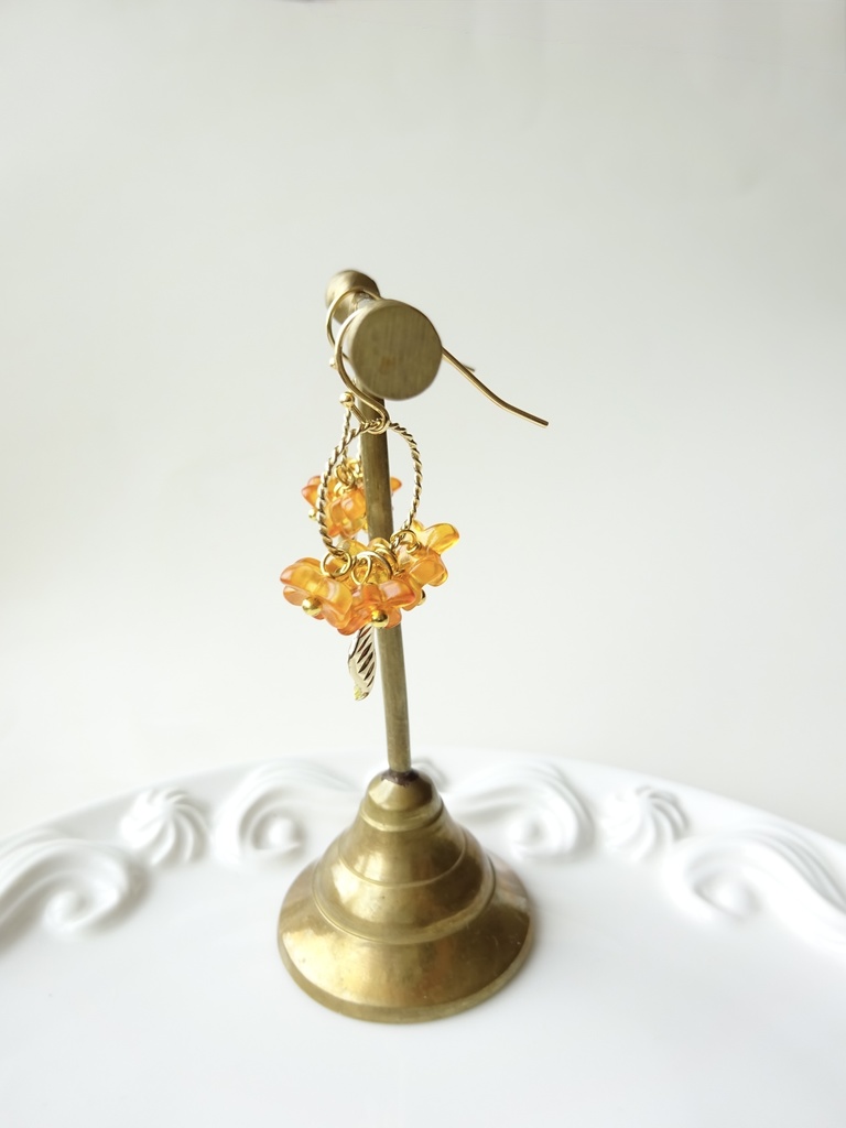 再販*金木犀のフープピアス・オレンジ(イヤリングOK)