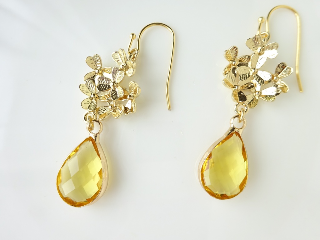 レモンクローバーピアス(イヤリングOK)