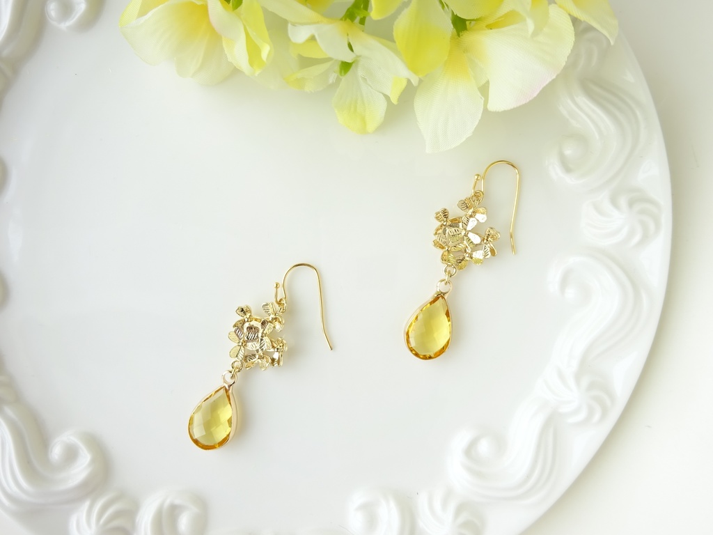 レモンクローバーピアス(イヤリングOK)