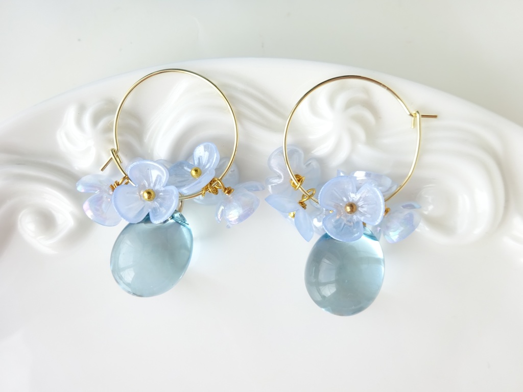 再販・雨粒フープフラワー・青空(イヤリング変更不可)
