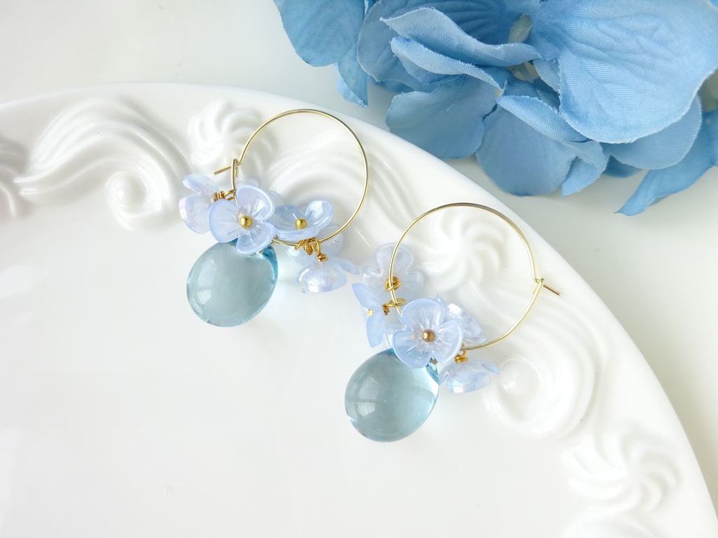 再販・雨粒フープフラワー・青空(イヤリング変更不可)