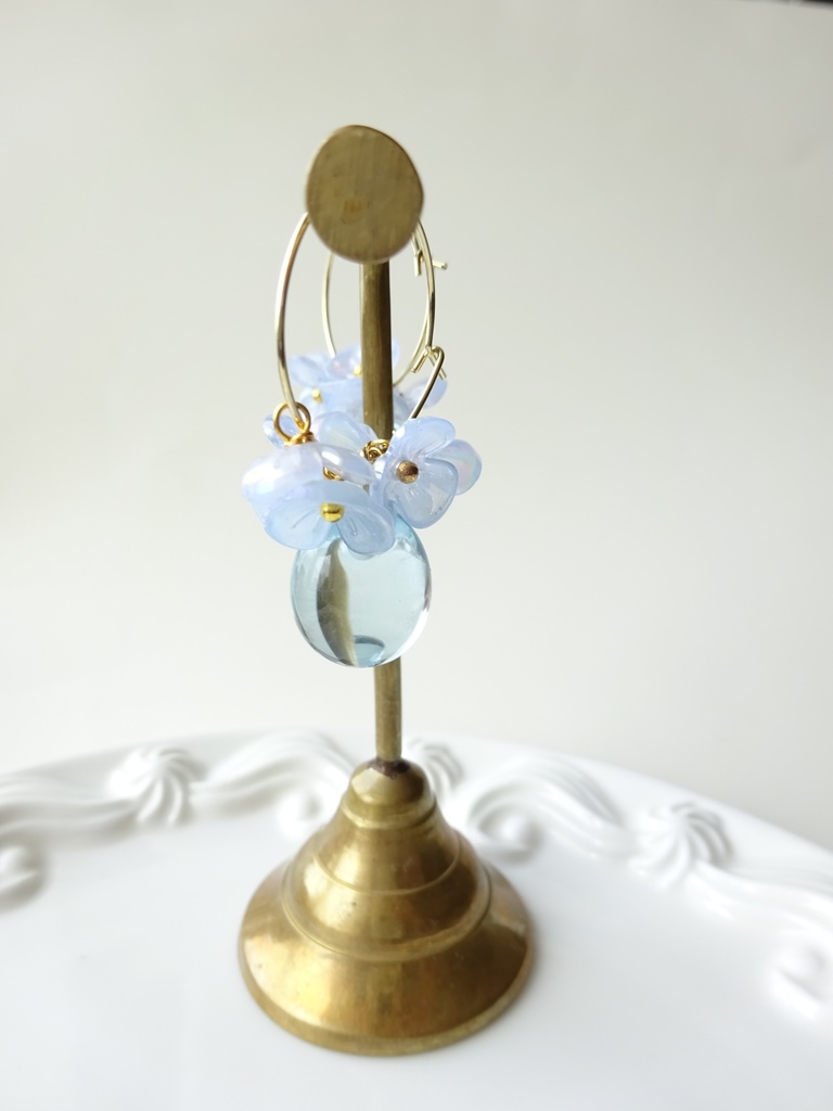 再販・雨粒フープフラワー・青空(イヤリング変更不可)