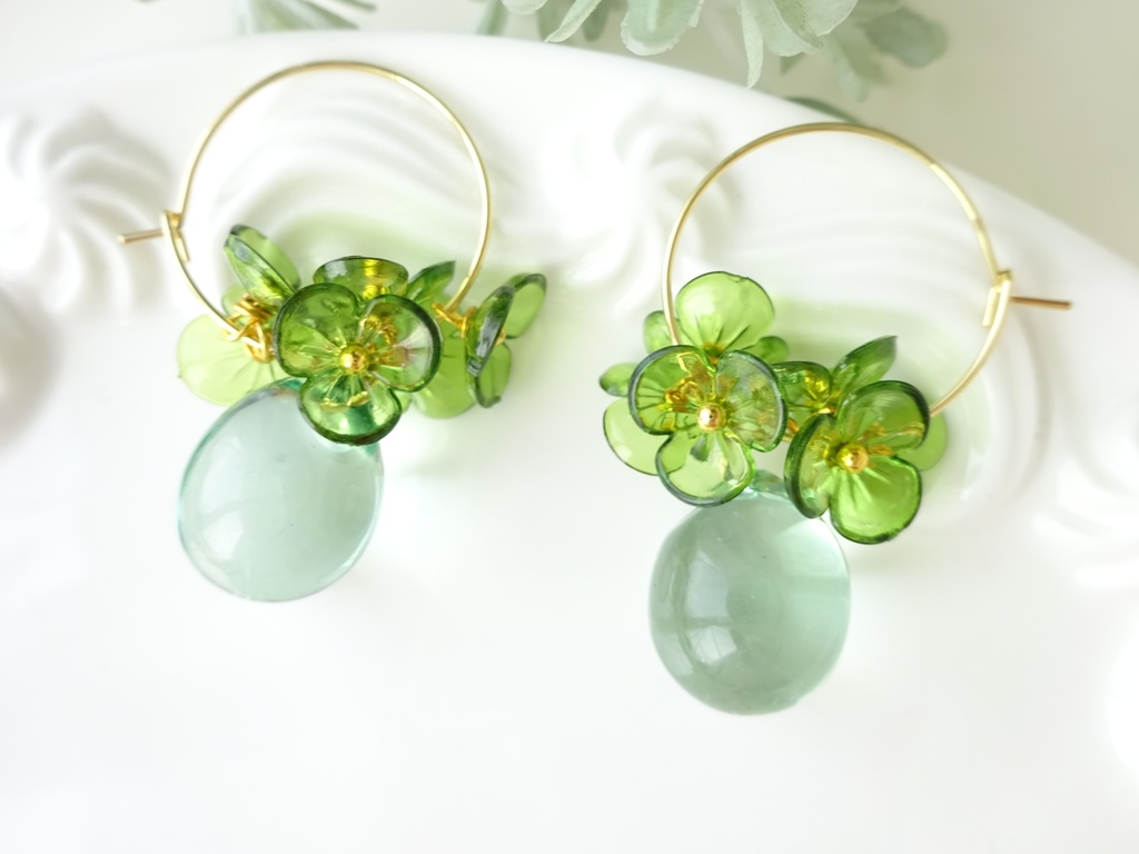 雨粒フープフラワー・ハーブグリーン(イヤリング変更不可)