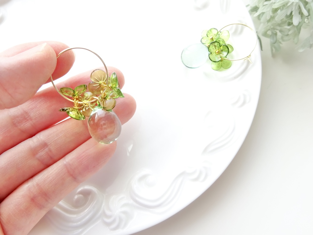 雨粒フープフラワー・ハーブグリーン(イヤリング変更不可)