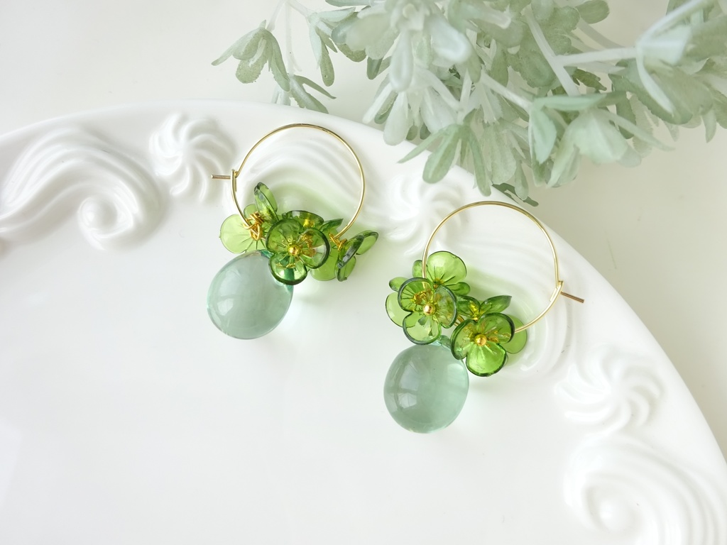 雨粒フープフラワー・ハーブグリーン(イヤリング変更不可)
