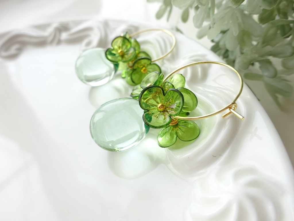 雨粒フープフラワー・ハーブグリーン(イヤリング変更不可)