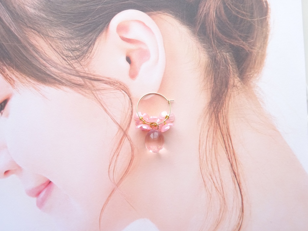 雨粒フープフラワー・桜色(イヤリング変更不可)