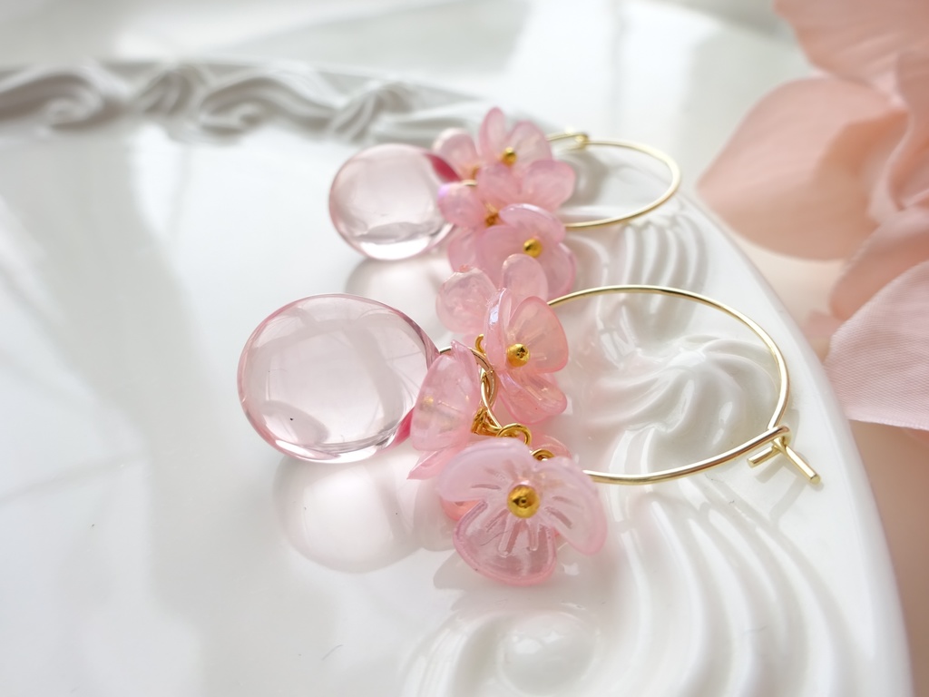 雨粒フープフラワー・桜色(イヤリング変更不可)