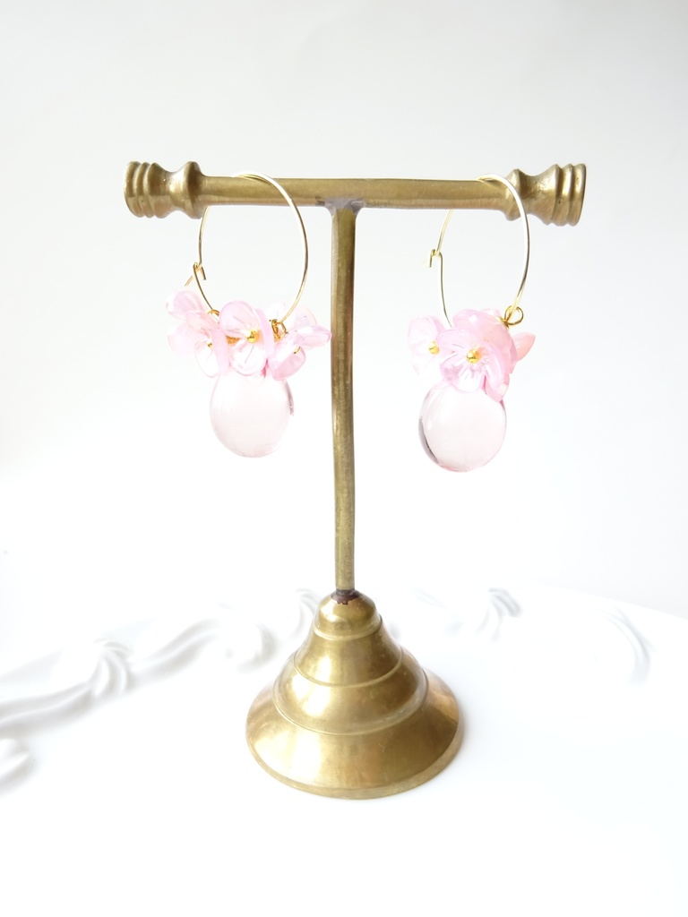 雨粒フープフラワー・桜色(イヤリング変更不可)