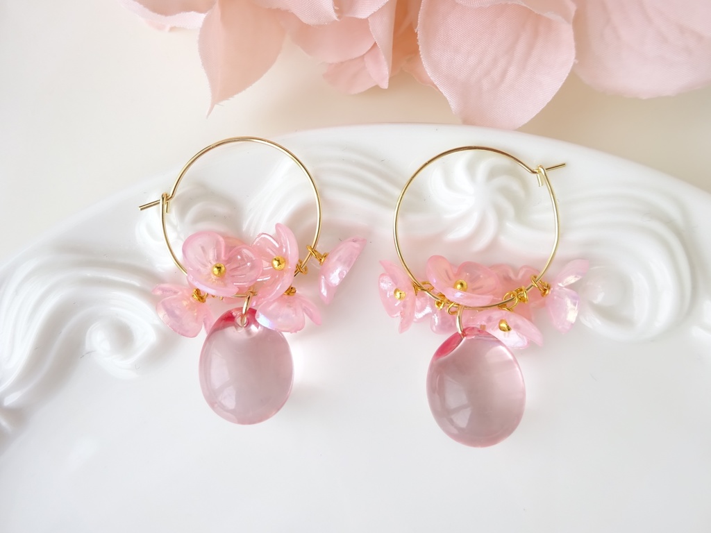 雨粒フープフラワー・桜色(イヤリング変更不可)