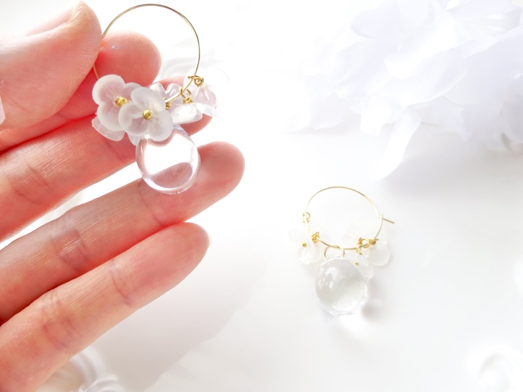 再販・雨粒フープフラワー・ホワイト(イヤリング変更不可)