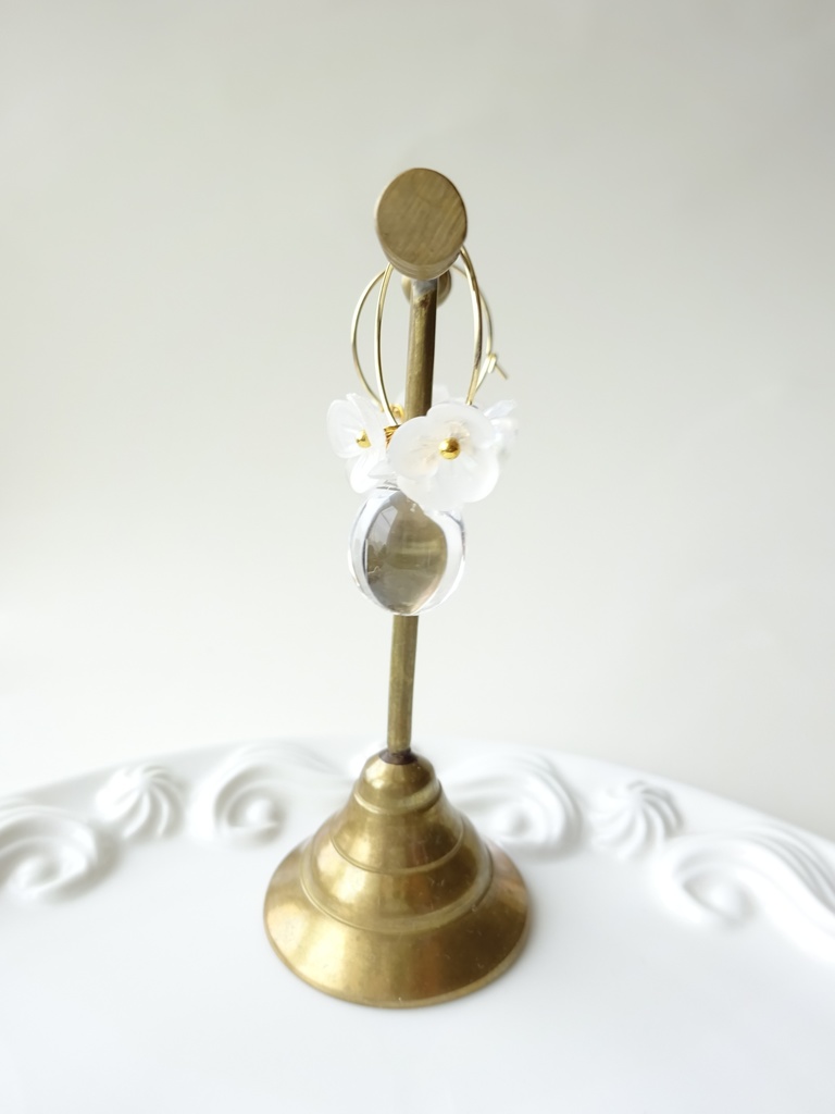 再販・雨粒フープフラワー・ホワイト(イヤリング変更不可)