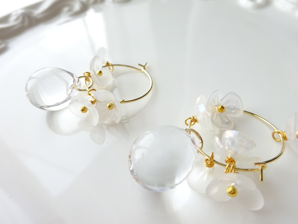 再販・雨粒フープフラワー・ホワイト(イヤリング変更不可)