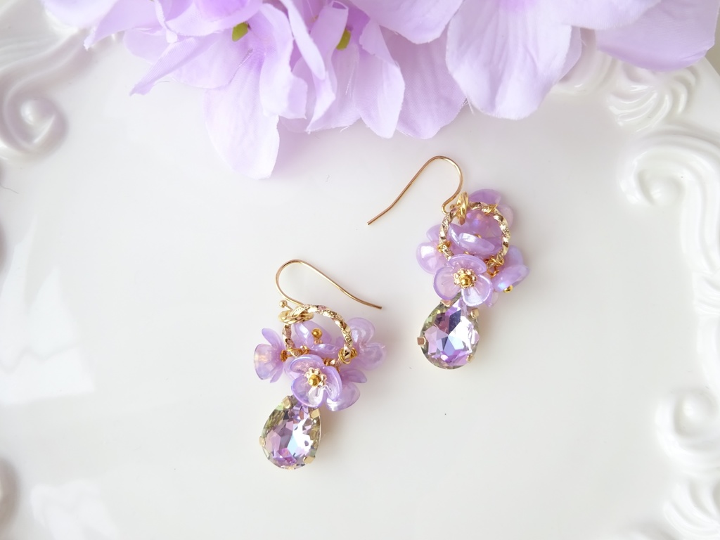 すみれのシャイニードロップピアス(イヤリングOK)