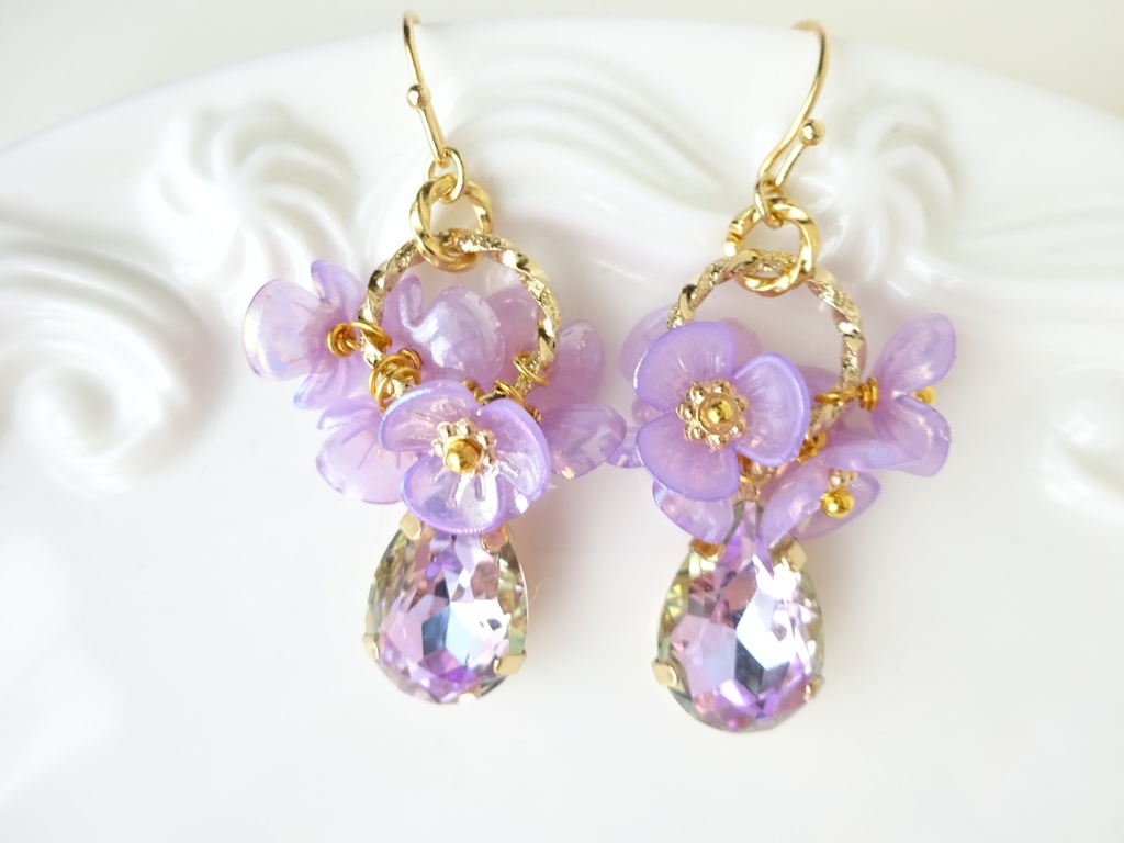すみれのシャイニードロップピアス(イヤリングOK)