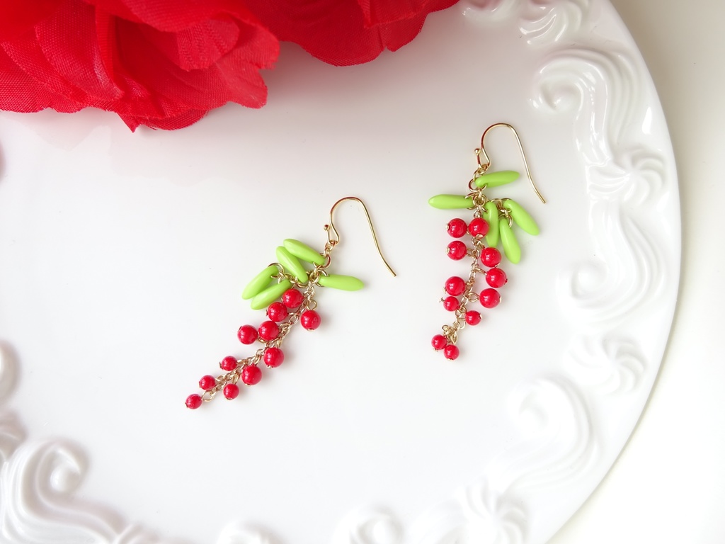 レッドカラントのピアス(イヤリングOK)