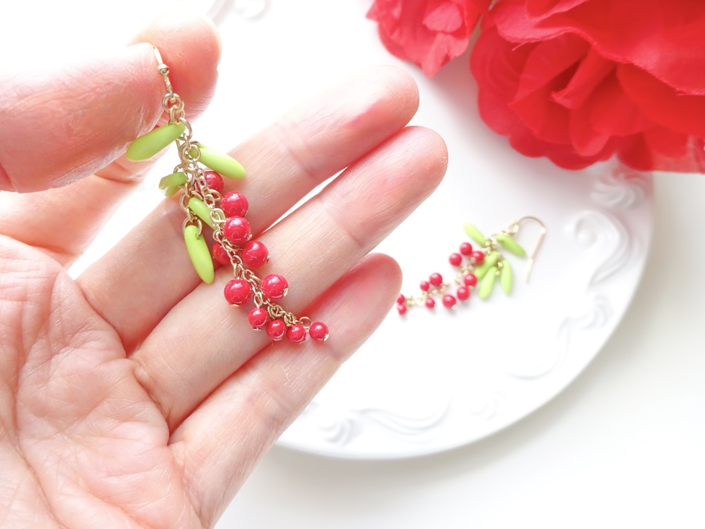 レッドカラントのピアス(イヤリングOK)