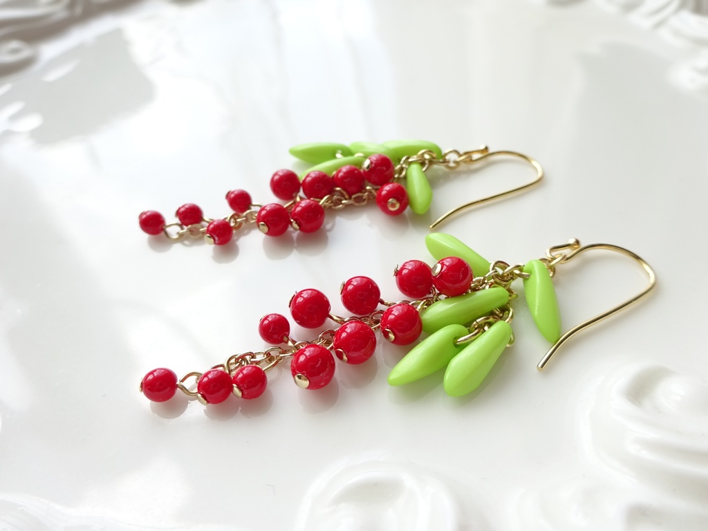 レッドカラントのピアス(イヤリングOK)