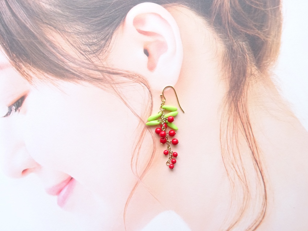 レッドカラントのピアス(イヤリングOK)