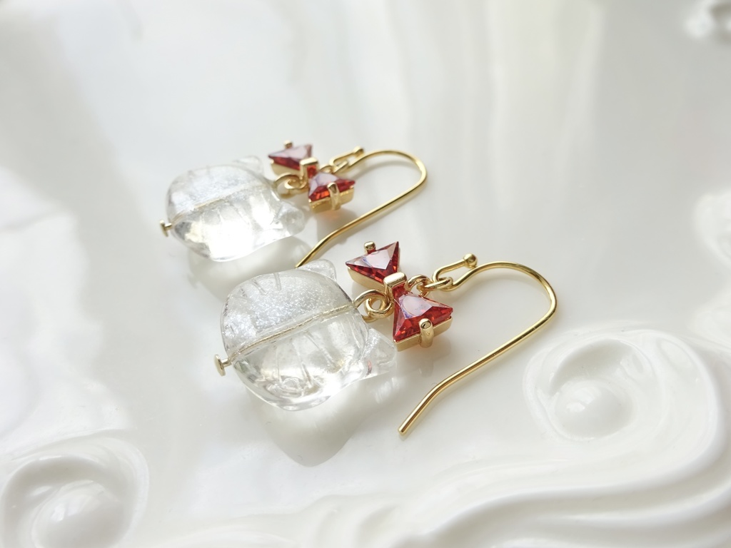 リボンと子猫のピアス(イヤリングOK)