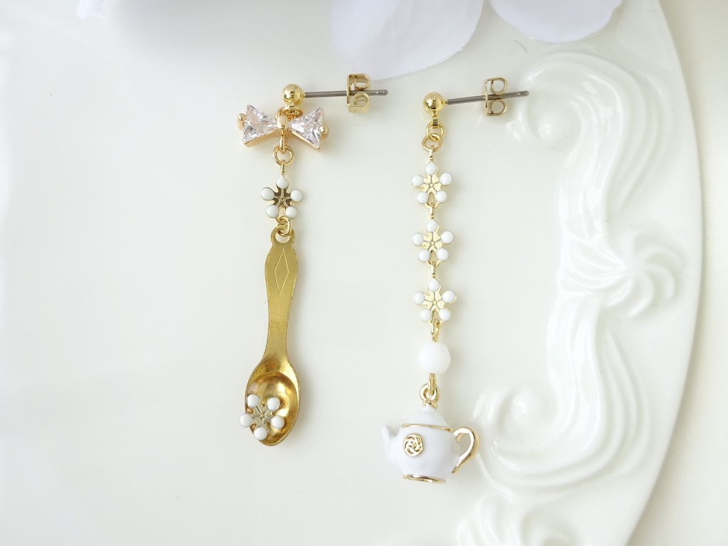 ジャスミンティーのピアス(イヤリングOK)