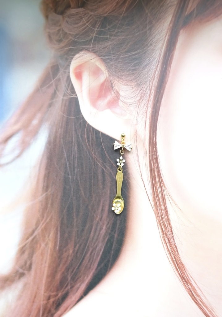ジャスミンティーのピアス(イヤリングOK)