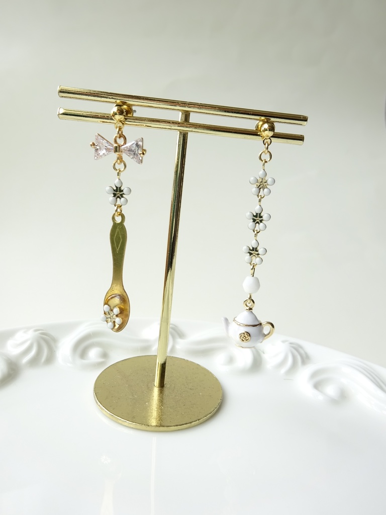 ジャスミンティーのピアス(イヤリングOK)