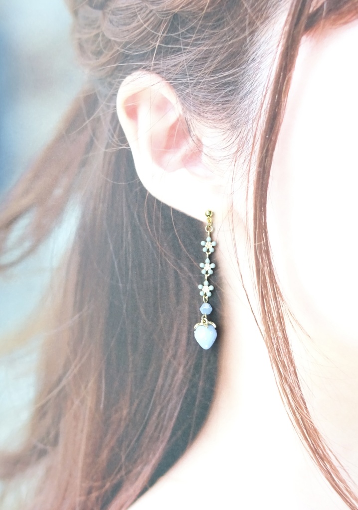 再販⭐︎水色苺とデザートスプーンのピアス(イヤリングOK)