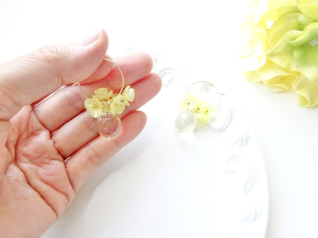 ⭐︎新色⭐︎ 雨粒フープフラワー・レモン色(イヤリング変更不可)