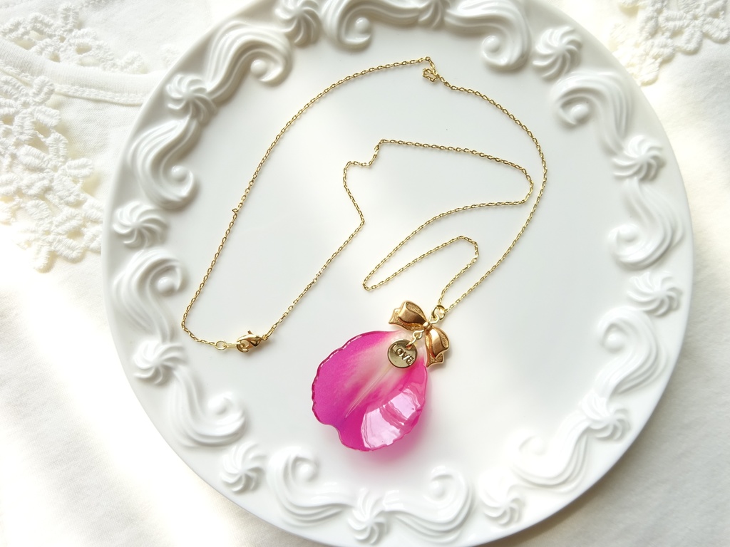 薔薇の花びらネックレス・ローズピンク