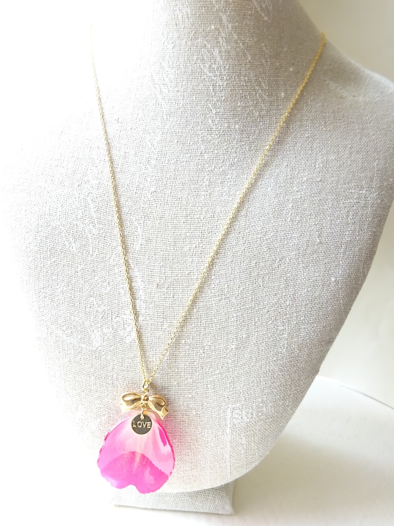 薔薇の花びらネックレス・ローズピンク