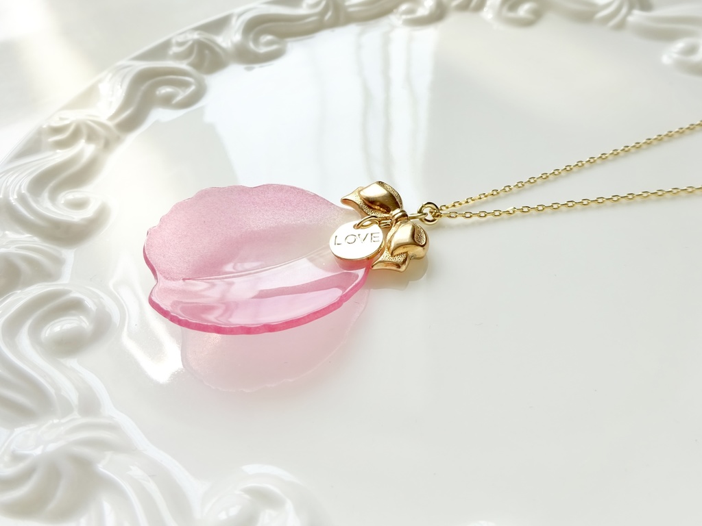 薔薇の花びらネックレス・ピンク