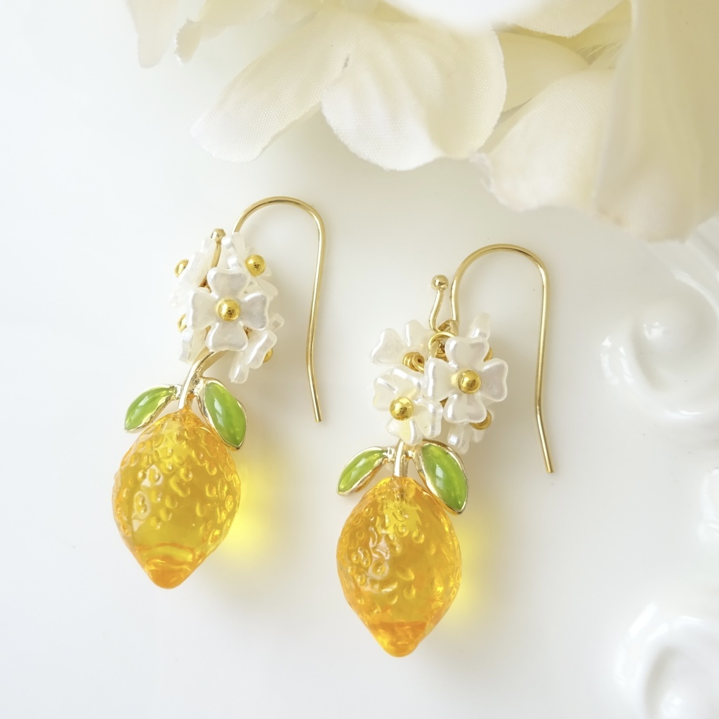 レモンフラワーピアス(イヤリングOK)