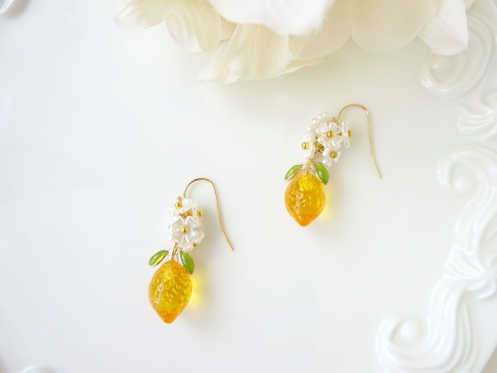 レモンフラワーピアス(イヤリングOK)