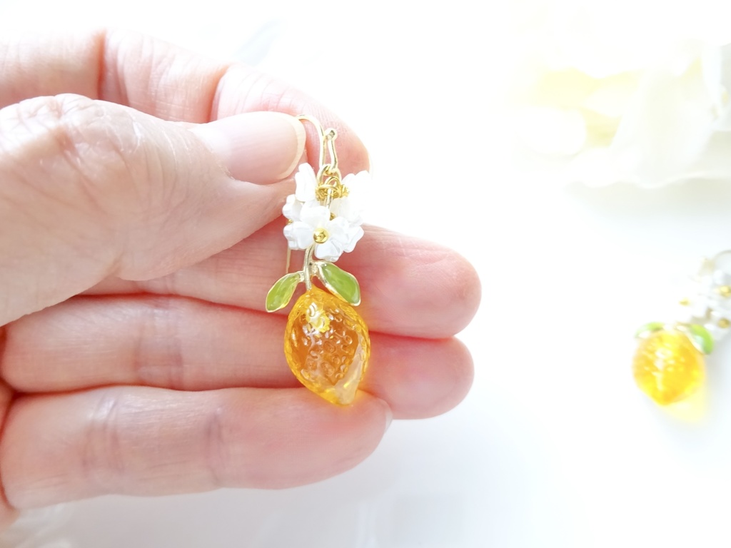 レモンフラワーピアス(イヤリングOK)