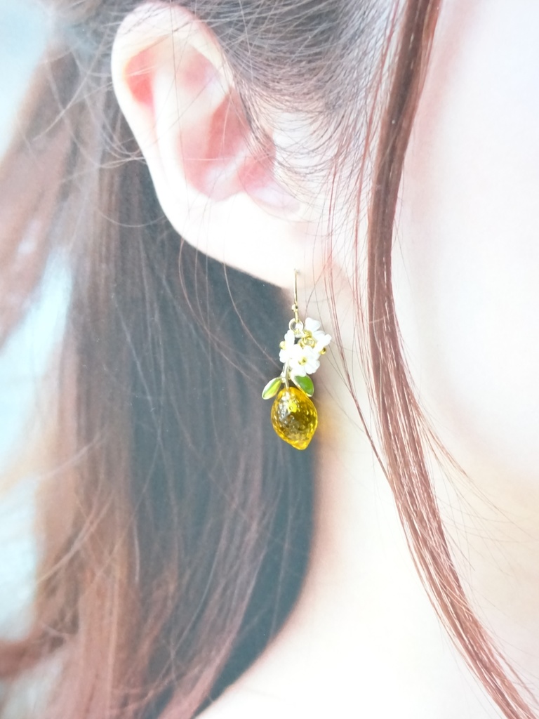 レモンフラワーピアス(イヤリングOK)