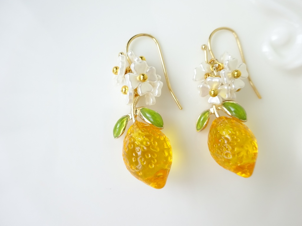 レモンフラワーピアス(イヤリングOK)