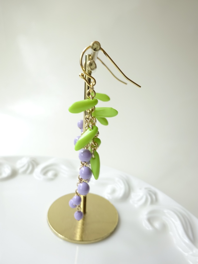 藤の花のピアス(イヤリングOK)