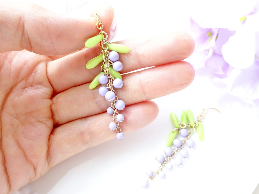 藤の花のピアス(イヤリングOK)