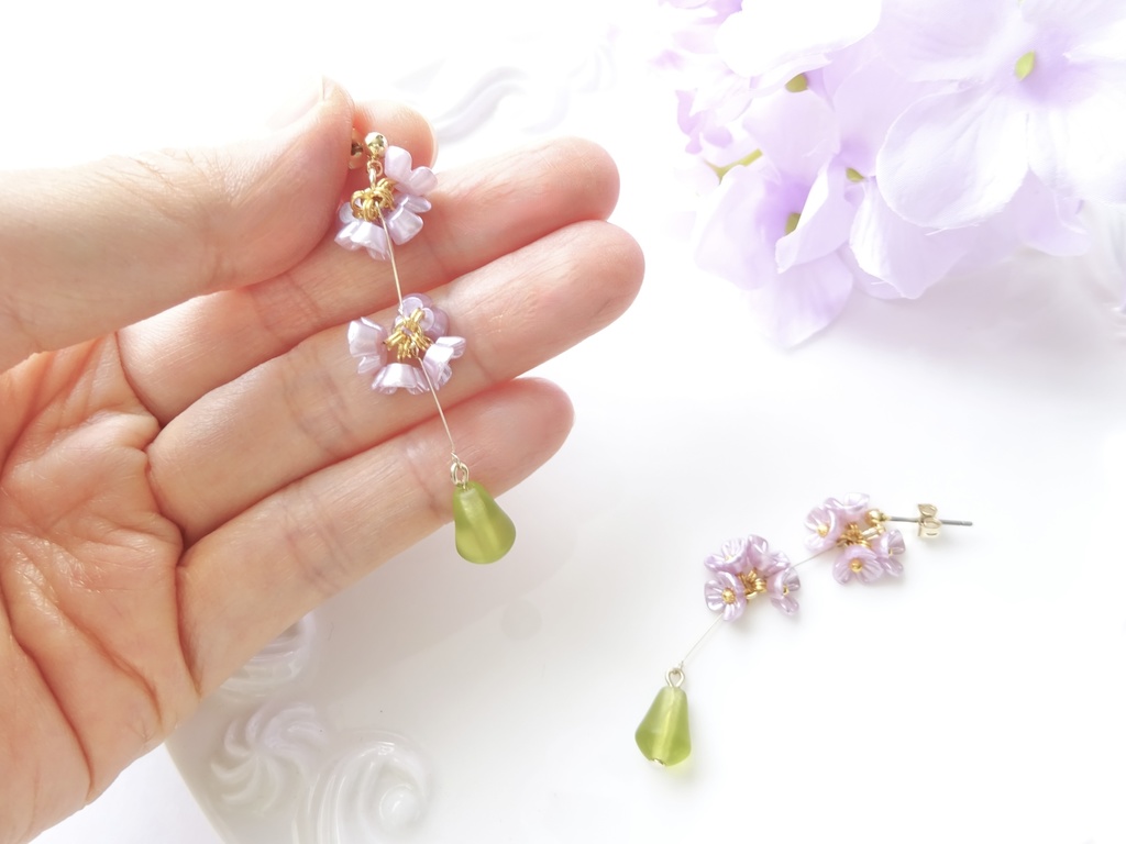 再販⭐︎ラベンダーの花手毬ピアス(イヤリングOK)