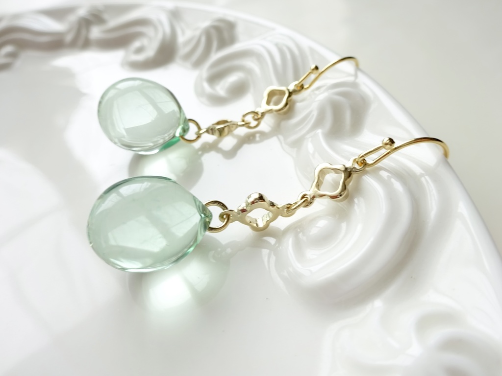 サマーレイン・ピアス・グリーン(イヤリングOK)