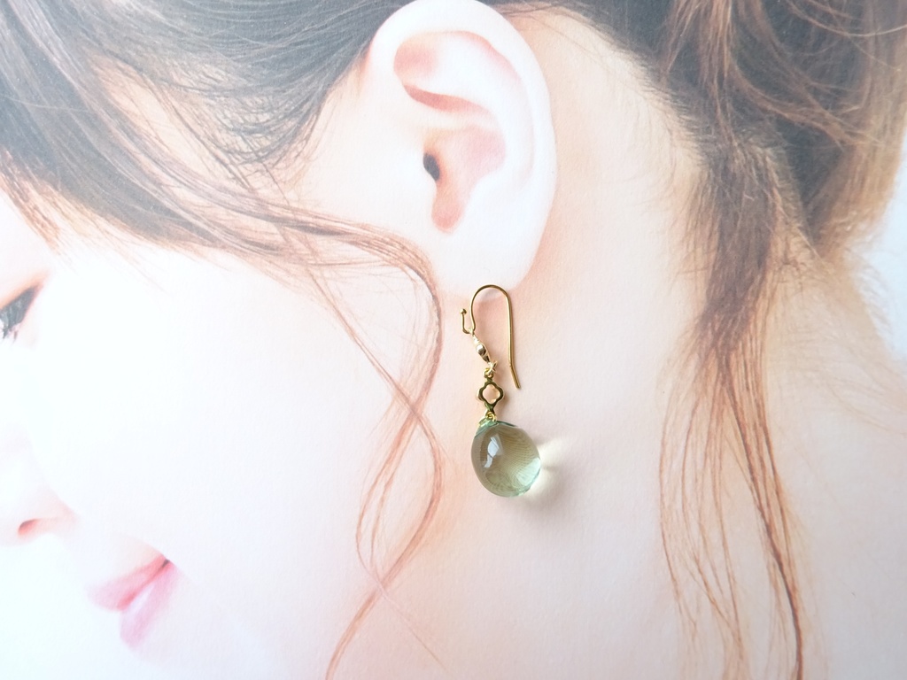 サマーレイン・ピアス・グリーン(イヤリングOK)