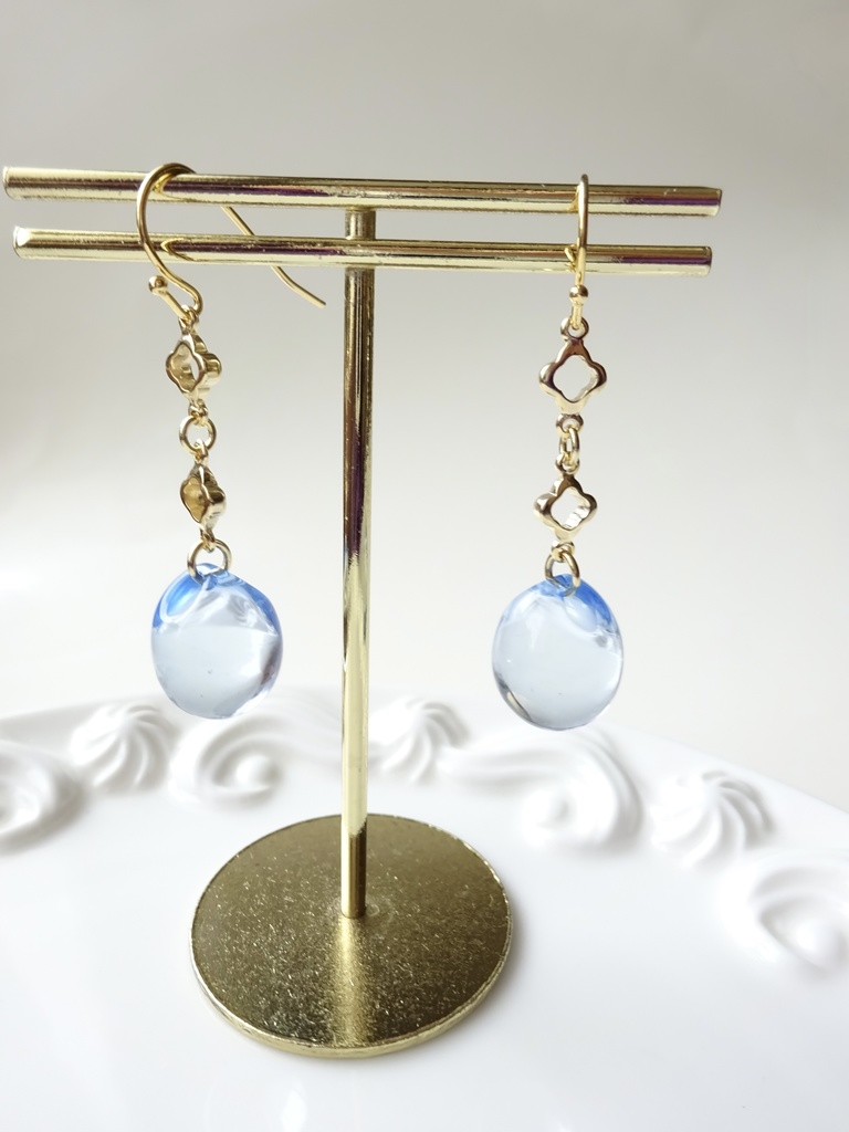 サマーレイン・ピアス・ブルー(イヤリングOK)