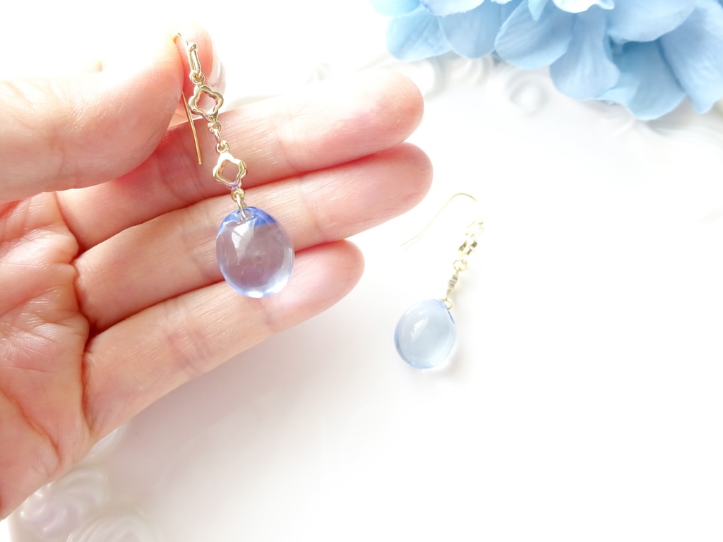 サマーレイン・ピアス・ブルー(イヤリングOK)